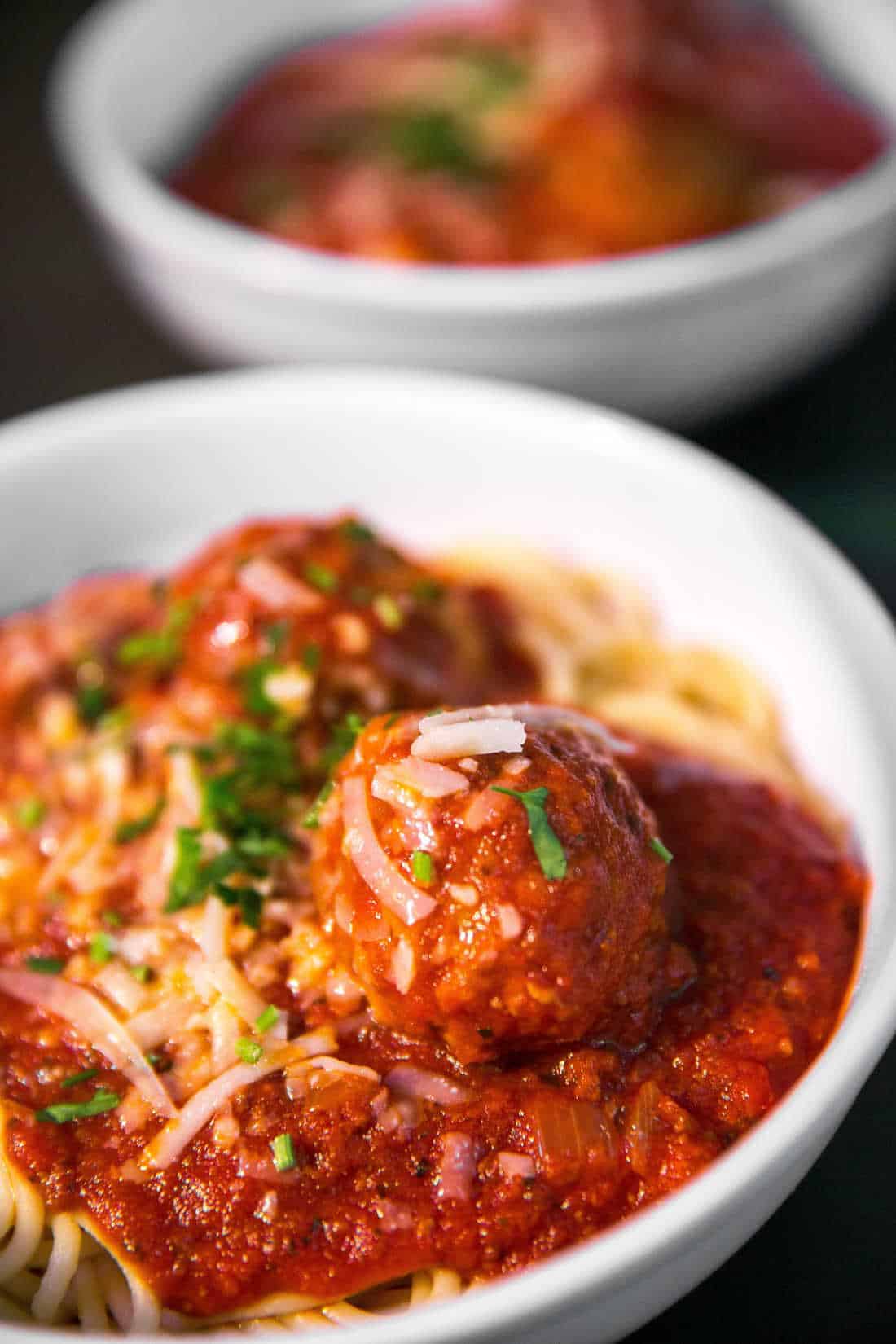 picture of spaghetti and meatballs